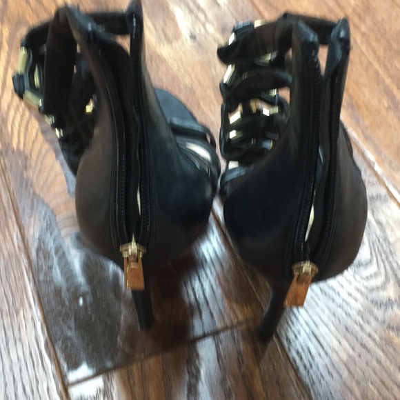 Vince Camuto Heels - Picture 3 of 5